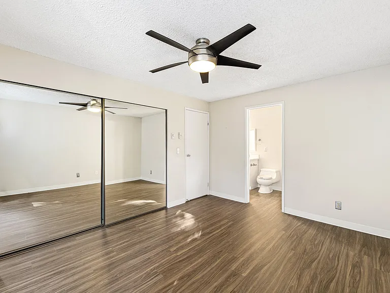 Starboard Apartments — Photo 29