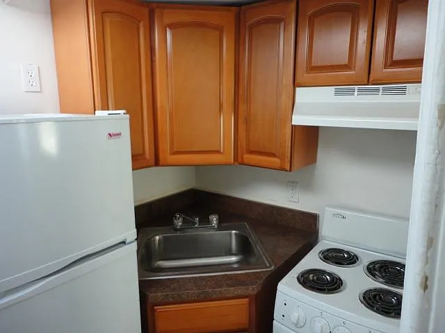 64 Hudson Street — Photo 2