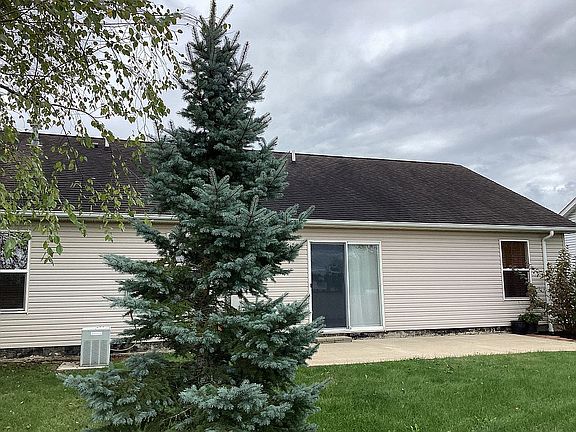 5th image of 104 Reserve Cir