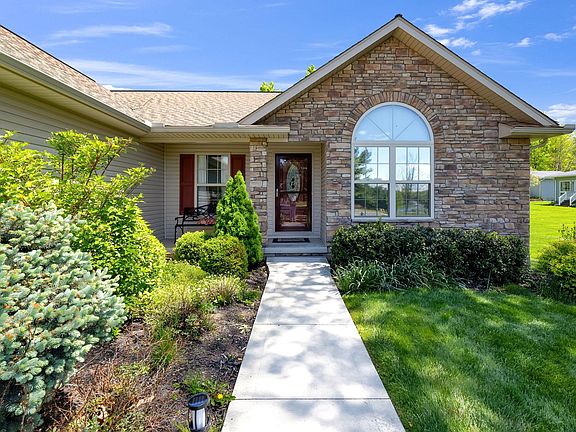 3rd image of 3814 Apple Valley Dr