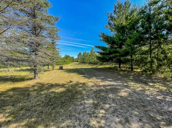 903 Buttercup Ave, Friendship, WI 53934