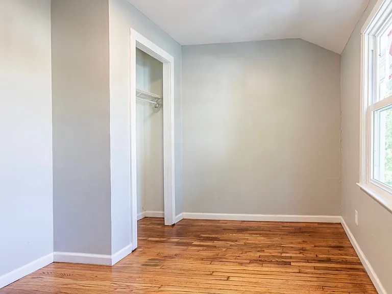 163-165 Woodlawn Cir — Photo 15