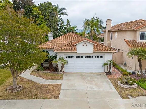 2nd image of 1976 Spanish Oak Way