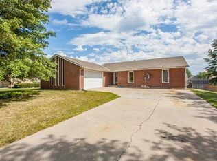 5617 McCormick Dr, Shawnee, KS 66226