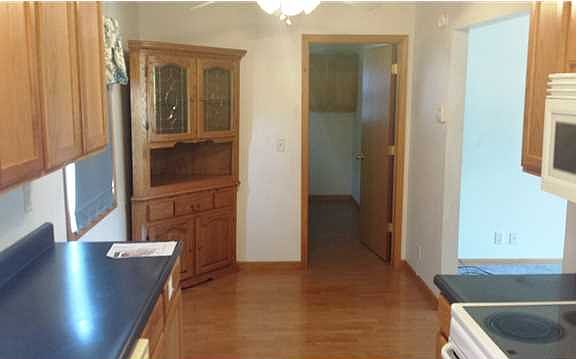 5th image of 4621 S Millwood Ave