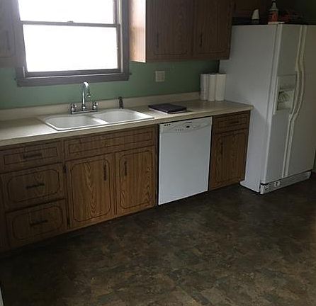 2nd image of 129 Tulip Pl