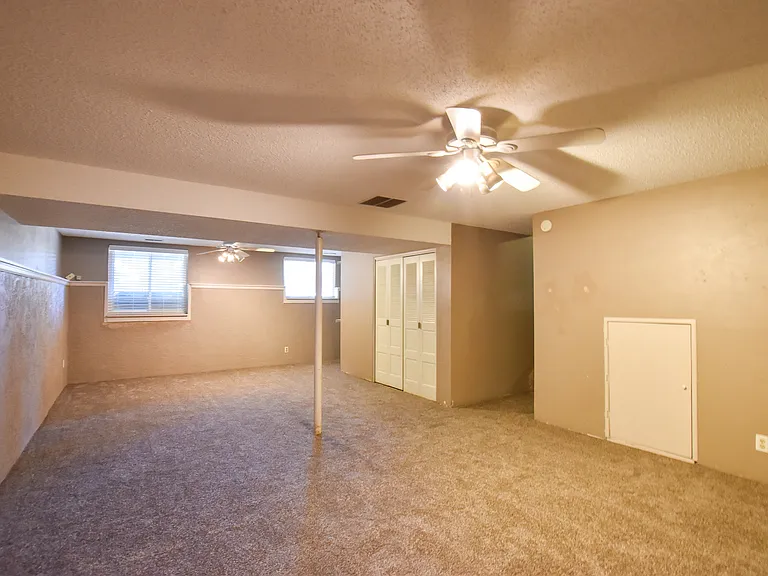 4925 Hackamore Dr N — Photo 21