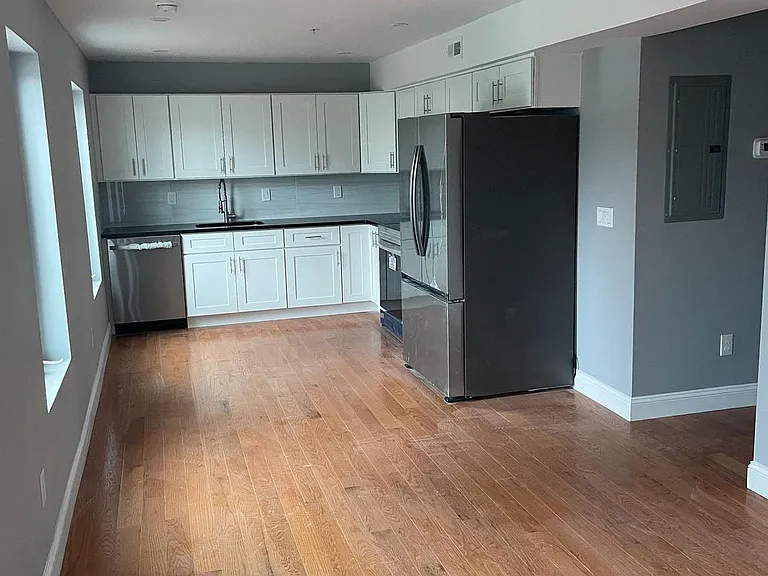 2615 Latona St #B — Photo 2
