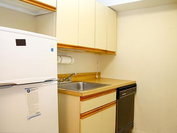 4th image of 3171 Whitney Ave APT 2G