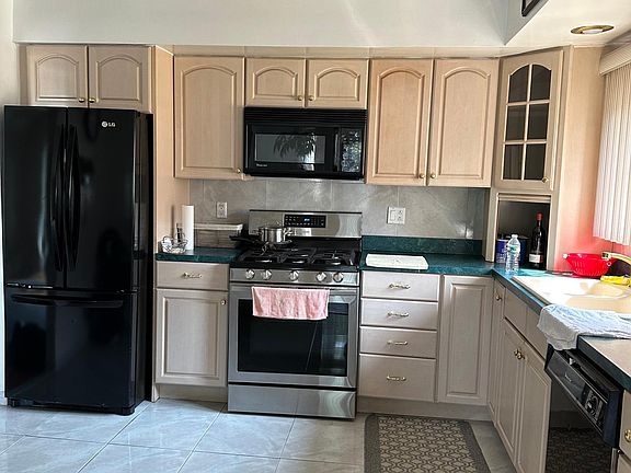 3rd image of 577 Lamoka Ave Floor 2