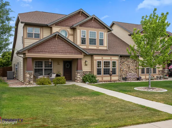 108 College Park Cir, Gillette, WY 82718