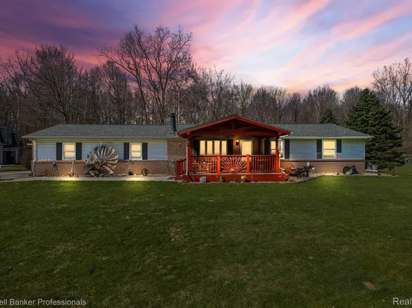 6595 Rogers Dr, North Branch, MI 48461