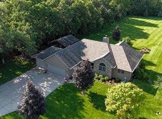 W5946 Apple Ln, Fort Atkinson, WI 53538