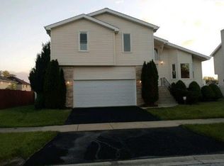 5518 Raven Dr, Lansing, IL