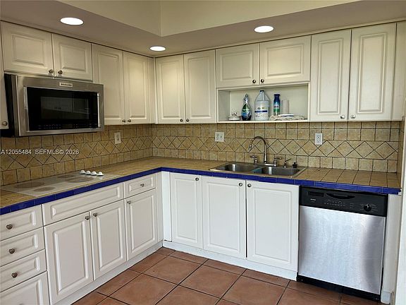 4th image of 8600 SW 133rd Avenue Road 423