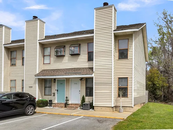 206 Pine Shadow Dr, Goose Creek, SC 29445