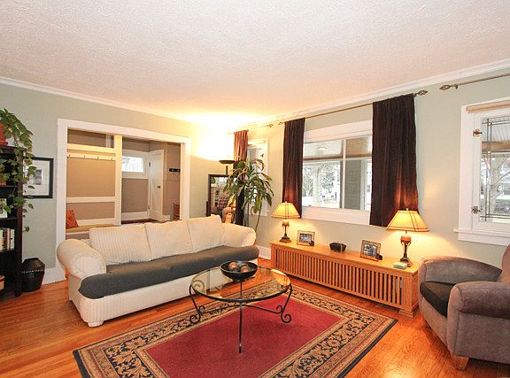4th image of 825 N Euclid Ave