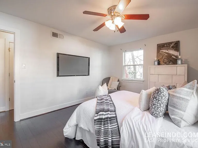 907 Euclid St NW #102 — Photo 15