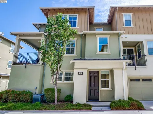 722 Elderberry Dr, Milpitas, CA 95035