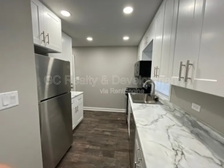 4315 Stanley Ave — Photo 6