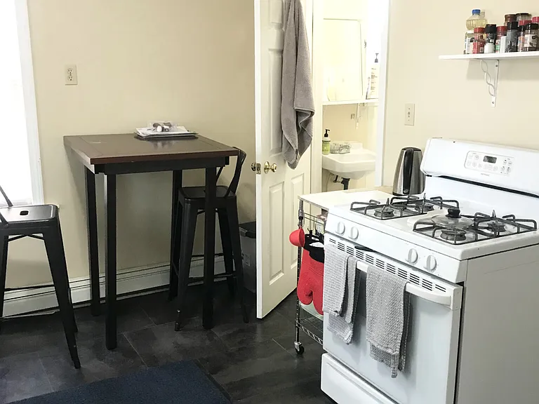 160 Otis St #2 — Photo 3