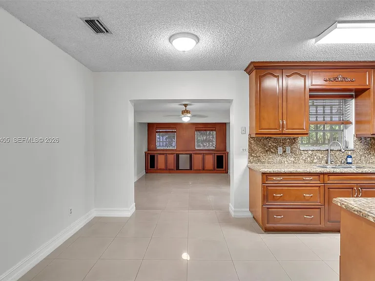 5560 W 6th Ave — Photo 9