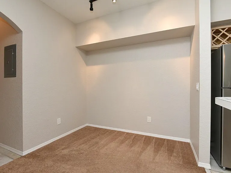 826 Camargo Way #305 — Photo 33