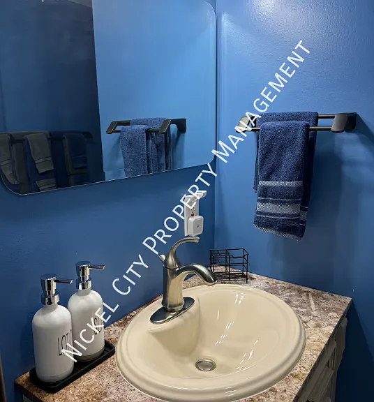 302 Montrose Ave #1 — Photo 31