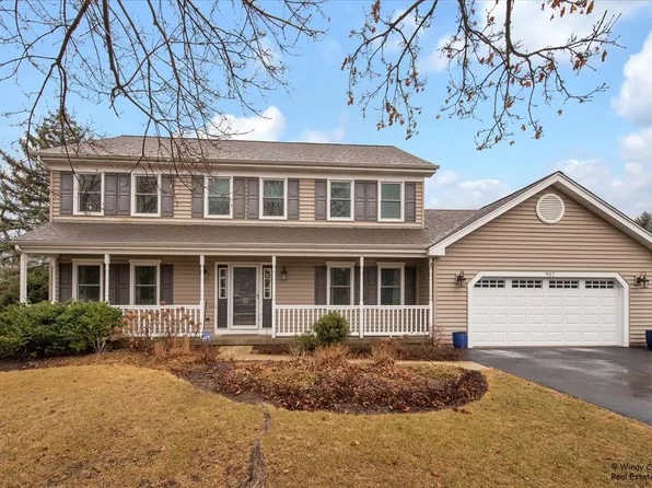 927 Acorn Dr, Dundee, IL 60118