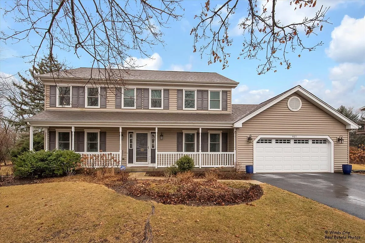 927 Acorn Dr photo 1