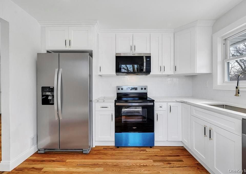1st image of 33 Silverpine Drive