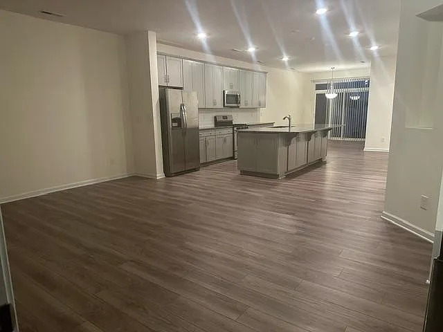 2024 Blewett Dr — Photo 2