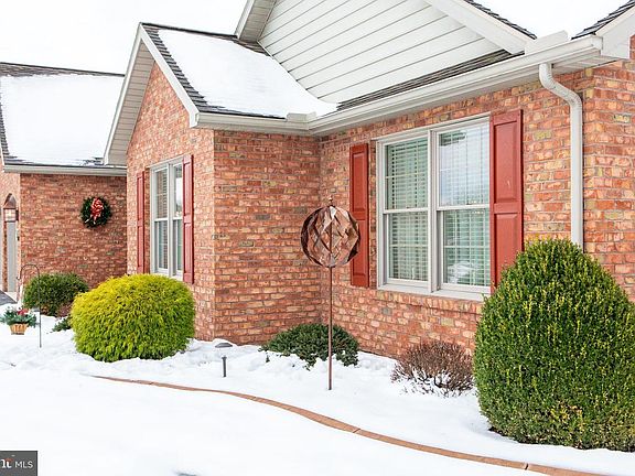 4th image of 68 Parkwood Dr