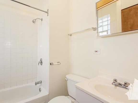 5th image of 4871 N Washtenaw Ave APT 3