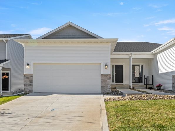 54 Keeneland Ct, Pleasant Hill, IA 50327