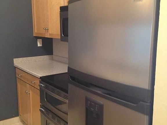 2nd image of 1424 Elm Dr