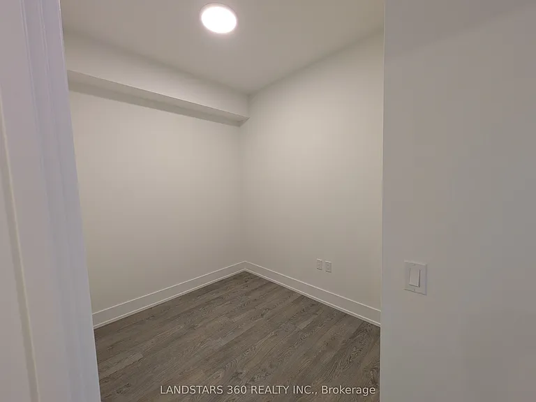 858 Dupont St #816 — Photo 16