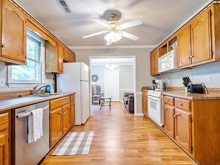 2703 Carrington Dr SW — Photo 16