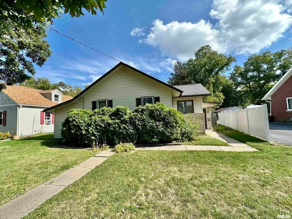 1902 34th St, Moline, IL 61265
