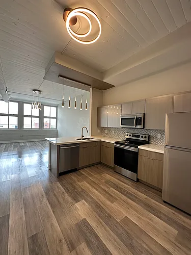 113 E 3rd St #202 Photo 1