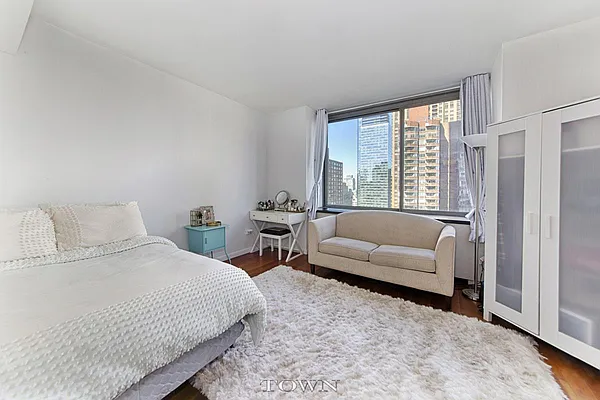 Rented by Town Residential | media 15