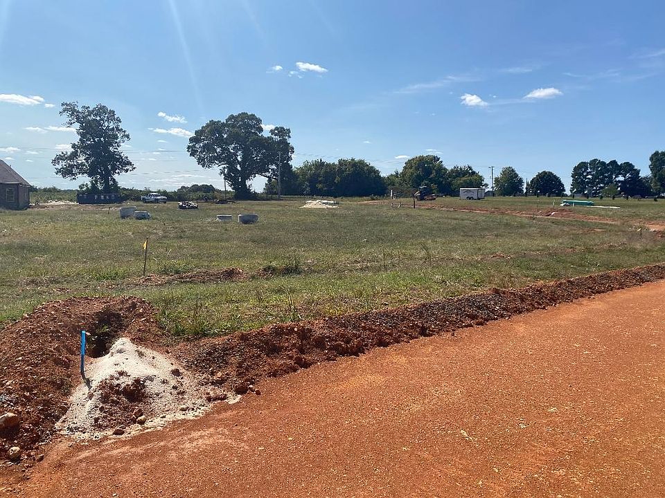 1st image of 250 Dogwood Dr