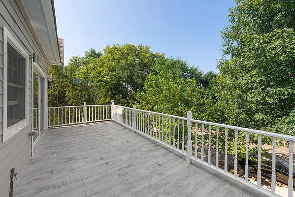 Sold by Nest Seekers International | media 7