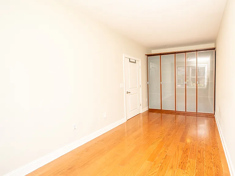 20 Avenue At Port Imperial #418 — Photo 11