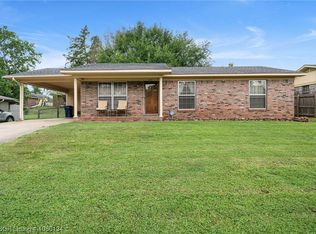 1405 N 26th St, Van Buren, AR 72956