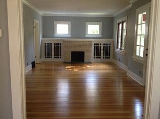 515 Division St, Barrington, IL 60010