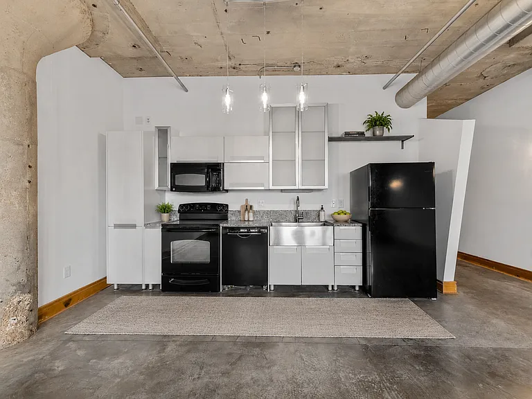 GW Apartments — Photo 28
