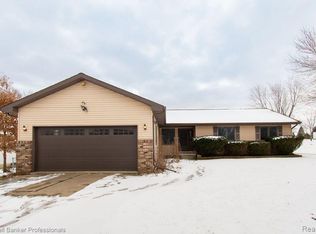 7299 Potter Rd, Flushing, MI 48433