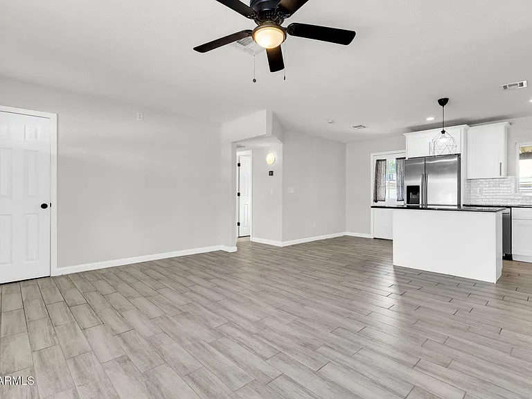 449 E Harmony Ave — Photo 5