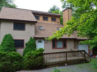 5313 Ledgewood Dr, Tobyhanna, PA